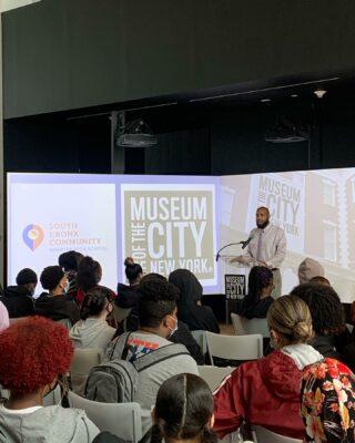 Now this is how you culminate a student project! Shout out to the 10th grade students and @museumofcityny for an incredibly creative and impactful student showcase! 🎉🎊

#projectbasedlearning #nychistory #socialmovements #culturalresponsiveness